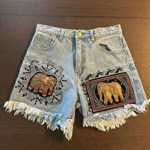 Vintage Gazoz Womens Blue Denim Embroidered Elephant Denim Shorts Size 32